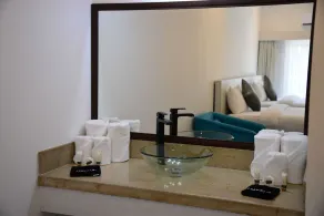 The Watermark Hotel - Bathroom