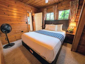 Crest Lodge Historic Mountain Inn - Rum