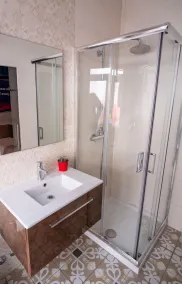 Guest House Stories - Badezimmer