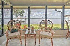 Picturesque Retreat on St Johns River + Docks - Interiør