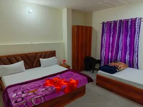 Shri Girraj Residency - Zimmer
