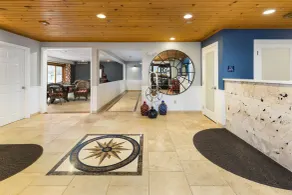 Old Harbor Inn - Lobby