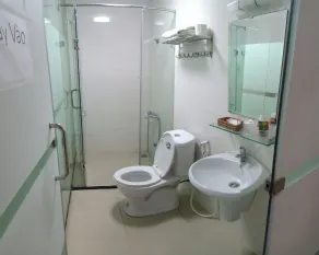 Linh Anh Hotel - Bathroom