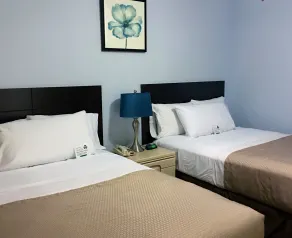Victoria Palms Inn & Suites - Room