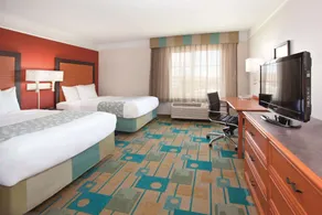 La Quinta Inn & Suites by Wyndham Colorado Springs South AP - Room