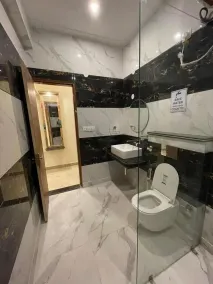 The Amore Hills - Bathroom