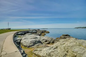 2 Blocks to Beach: Walkable Woodmont Village Home - Innvendig