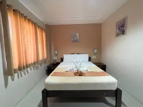 Argao Seabreeze Hotel powered by Cocotel - Room