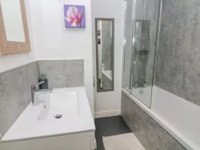 Watershed Cottage - Bathroom