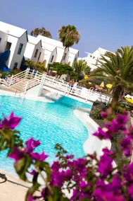 Apartamentos LIVVO Morromar - Pool
