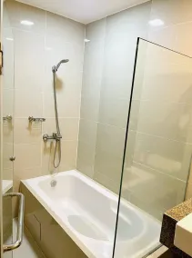 Mactan Beach front Suites - Badezimmer