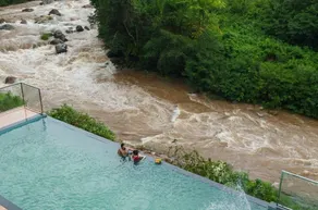 Eden Woods Resorts and Spa - Piscina