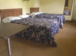 Budget Inn - Strasburg - Room