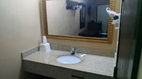 Hollywood Palms Inns & Suites - Salle de bain