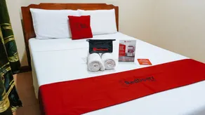 RedDoorz near Talisay District Hospital - Room