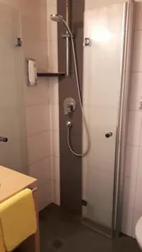 Hotel Central - Bathroom