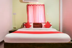 Oyo 43512 Bijaya Palace - Room