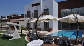 Small Beach Hotel - Pool
