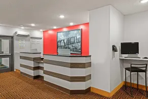 Super 8 by Wyndham Thunder Bay - Lobby
