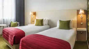 The Orchard Hotel & Restaurant - Habitación