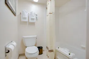 Castle Inn and Suites Anaheim - Salle de bain