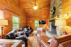 Beech Mtn Family Cabin: Hot Tub & Ski! - Interiør
