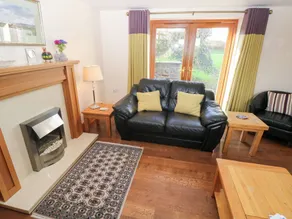 Bwthyn Trecoed - Living area