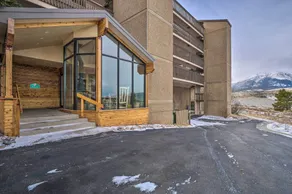 7 Mi to Keystone Resort: Condo w/ Hot Tub & Pool - Interior
