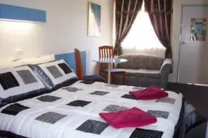 Colonial Inn Motel - Room