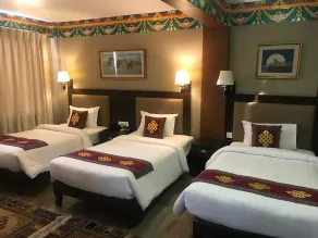 Hotel Lotus Gems - Room