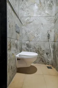 The Byke Express - Mahakal Residency Pan India Pure Veg Hotel Chain - Salle de bain