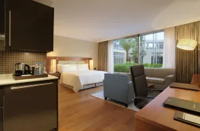 Hilton Bangalore Embassy GolfLinks - Room