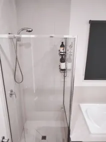 Modern and cosey 4 bedroom house walk to beach - Bathroom