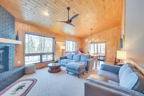 Boat Dock, Full Gym: Waterfront Nelson Lake Gem! - Interiör
