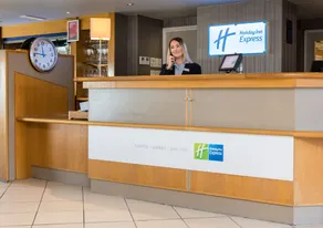 Holiday Inn Express London Luton Airport by IHG - Reception