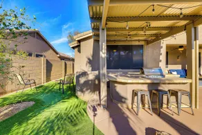 Hot Tub & Heated Pool: Home in Estrella Mtn Ranch - Interiør