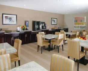 Paradise Inn and Kitchenette Suites Redwater - Restaurant