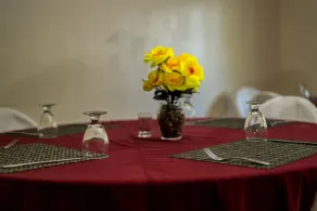 Holiday Haven Resort & Banquet Hall - Restaurante