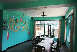StayApart Shruti Guest House - Restaurant
