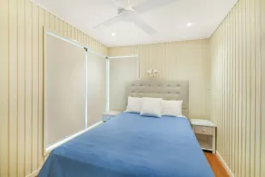 Summer Place - 24 Shearwater Street - Room