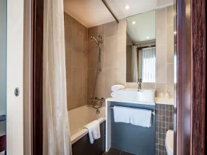 Hôtel de Bonlieu - Bathroom