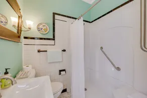Country Getaway in Kinsale: Sunroom, Pond Access! - Bad