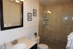 35 Lower Woodbridge Rd Z196 - Badezimmer