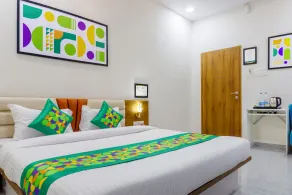 Treebo Aura Inn Regency - Chambre