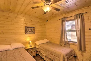 Heber Springs Cabin w/ Deck + River Views! - Interiør