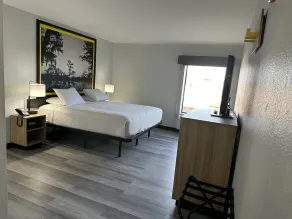 Super 8 by Wyndham Alexandria LA - Chambre