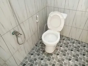 Hotel O 95063 Afifah Syariah Guest House Manado - Bathroom