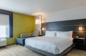 Holiday Inn Express & Suites - Atchison by IHG - Habitación