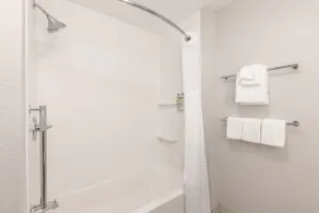 Holiday Inn Express & Suites - Rantoul by IHG - Salle de bain