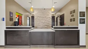 Best Western Lindsay Inn & Suites - Reception
